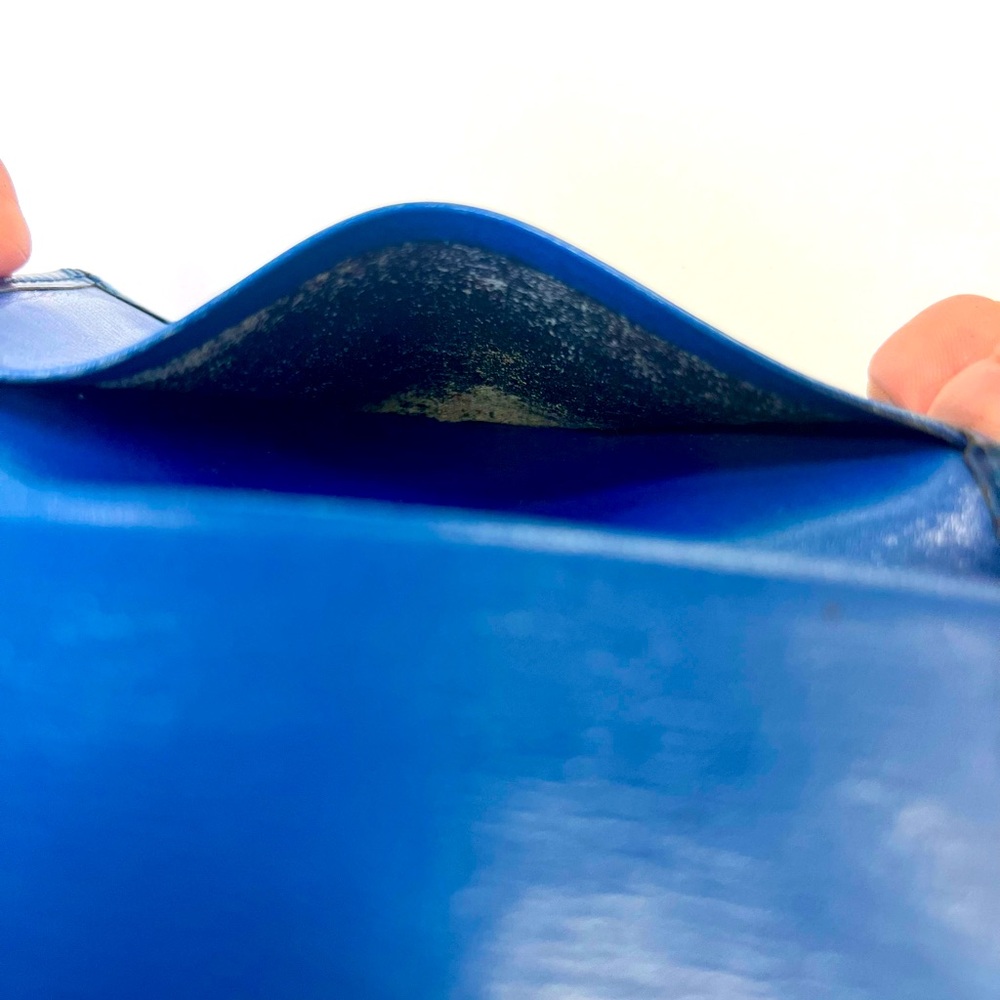 Louis Vuitton Blue Epi Card Holder - Picture 6 of 13